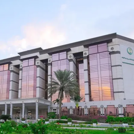 مستشفى الملك فيصل التخصص ينجح في إجراء أول عملية زراعة كبد روبوتية بالكامل من متبرع حي باستخدام الفص الأيسر - الصورة من واس