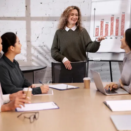 الإنسانية جزء من شخصية المدير الناجح - المصدر freepik