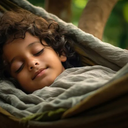 صورة لطفلة تنعم بنوم مريح