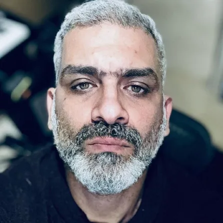 بعد نجاحه في برغم القانون.. هاني عادل يتحدث عن تحضيره للشخصية ويكشف عن عمله قبل التمثيل