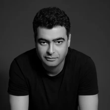 هشام نزيه - الصورة من صفحته على فيسبوك