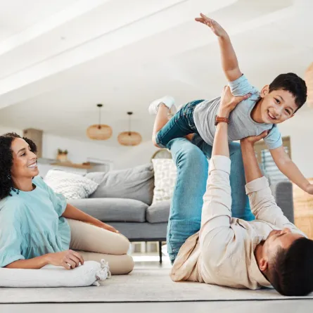 صورة مرح عائلي في المنزل