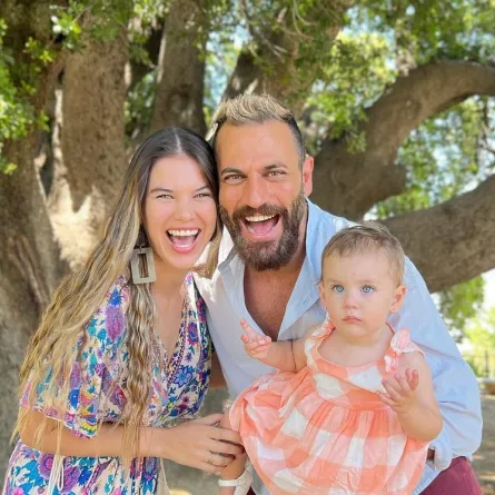 نيكولا معوض وزوجته مادلين وابنتهما سيان- الصورة من حساب نيكولا على إنستغرام