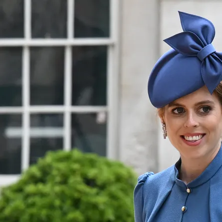 الأميرة بياتريس في احتفالات اليوبيل البلاتيني للملكة إليزابيث الثانية Princess Beatrice at Queen Elizabeth II's Platinum Jubilee Relations. مصدر الصورة: Paul ELLIS / AFP