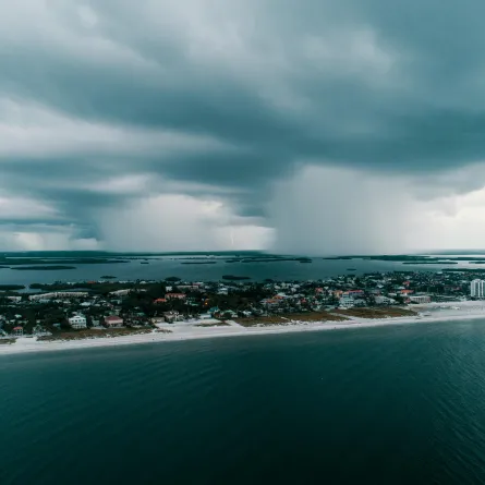 عاصفة كبرى تمر اليوم السبت بالقرب من هيسبانيولا وجنوب شرق جزر الباهاما - الصورة من pexels by joshsorenson