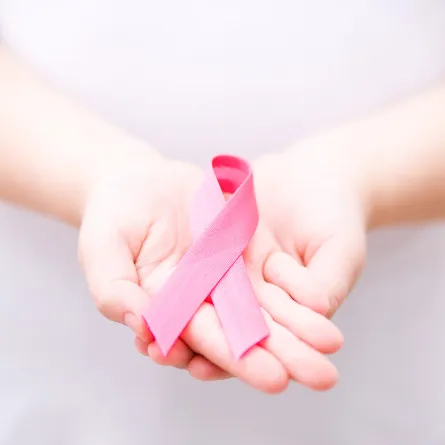 هل سرطان الثدي يُصيب الأطفال؟ وكيف يمكن علاجه؟