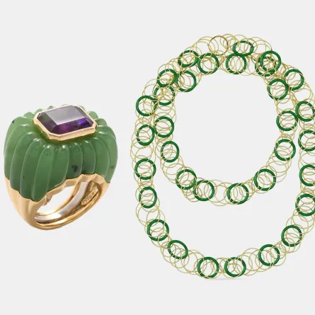 مجوهرات مرصوفة باليشم الأخضر