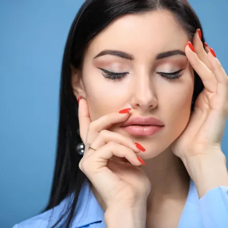 رموش مستعارة