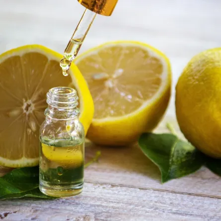 زيت الليمون لأعمال المنزل