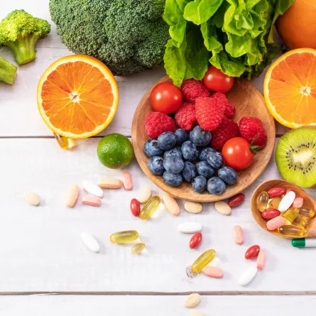 من الضروري أن تحصلي على جرعتكِ اليومية من الفيتامينات والمعادن Image by wirestock on Freepik
