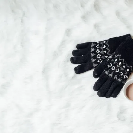 قفازان لمقاومة برد الشتاء