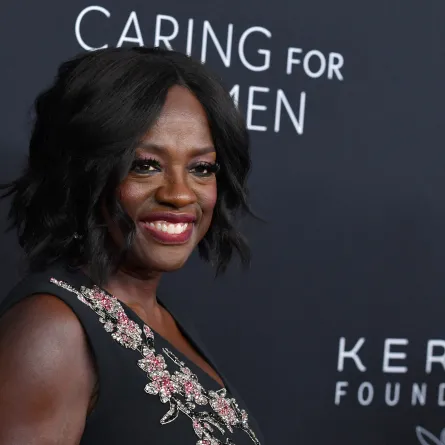 فيولا ديفيس في حفل عشاء مؤسسة كيرينغ لرعاية النساء لعام 2024 ( Viola Davis attends the 2024 Kering Foundation's Caring for Women dinner ). مصدر الصورة: Andrea RENAULT / AFP