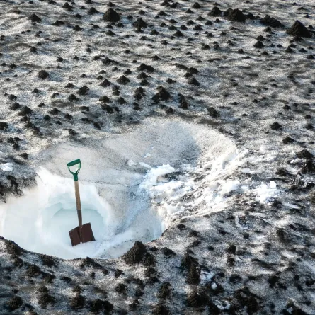 تفسير حلم حفر الأرض