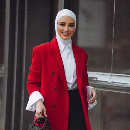 مدونة الموضة دلال الدوب - الصورة من حسابها على إنستغرام