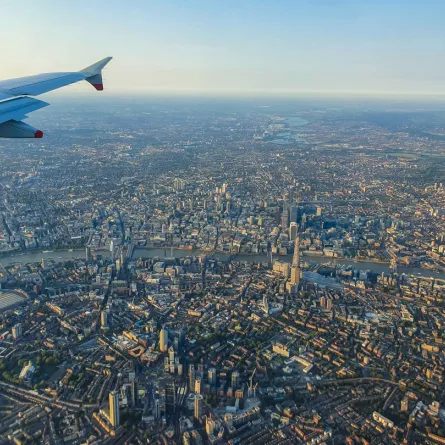 السفر على متن الطائرة