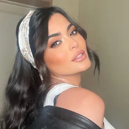 الفنانة أسماء جلال