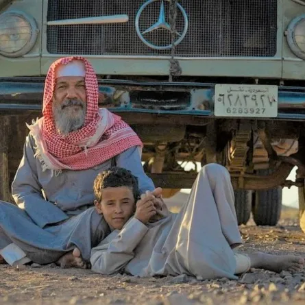 إبراهيم الحساوي ولقطة من فيلم هوبال- الصورة من حسابه على الانستغرام