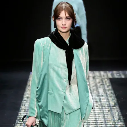 إطلالة من إمبوريو أرماني Emporio Armani- الصورة من Launchmetrics/Spotlight ©