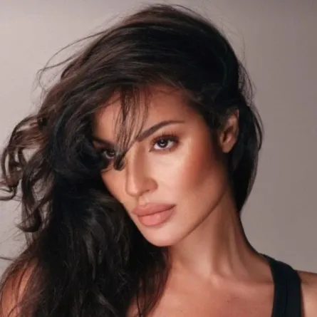 نادين نجيم تكشف تفاصيل انفصالها عن زوجها وإهتمامها بأبنائها وعملها 