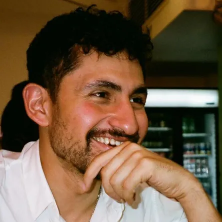 الفنان أمير المصري