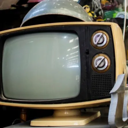 تليفزيون ذو تقنية بدائية 
