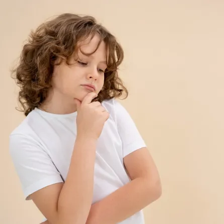 صورة لطفلة تشعر بالغضب