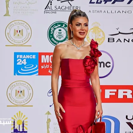 نجلاء بدر بمجوهرات ألماس فاخرة في مهرجان القاهرة السينمائي- تصوير محمد يحيى خاص لسيدتي
