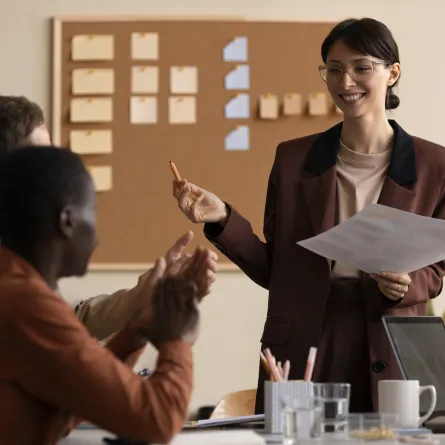 كيف تصبح قائدًا دون أن تحمل منصبًا رسميًا؟ 