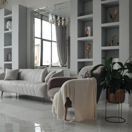 غرفة معيشة ذات أرضية رخامية