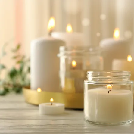 شموع عطرية جذابة