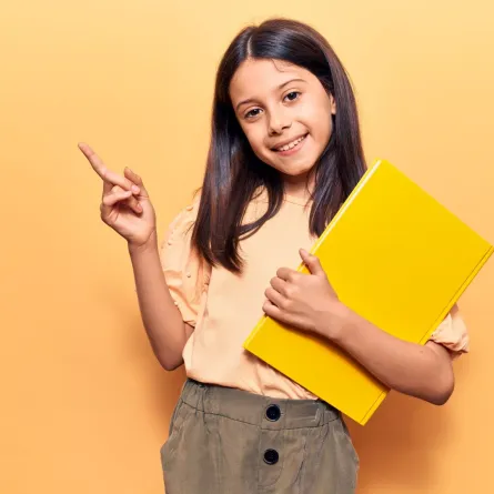 صورة لفتاة ذكية