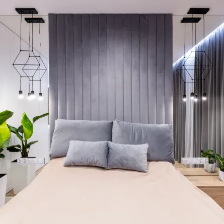 غرفة نوم قليلة الأثاث