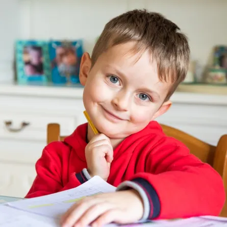 صورة لطفل في السابعة