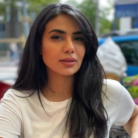 لبنى عبد العزيز - الصورة من حسابها على إنستغرام