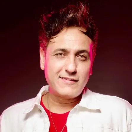 الملحن الراحل محمد رحيم - الصورة من حساب زوجته أنوسة كوتة على فيسبوك