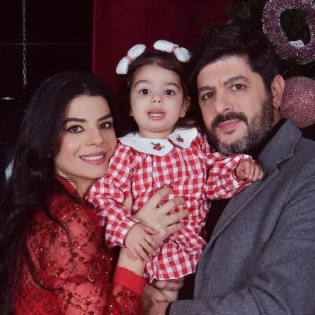 طوني عيسى وزوجته أمونة عيد وابنتهما تاليا- الصورة من حسابه على إنستغرام