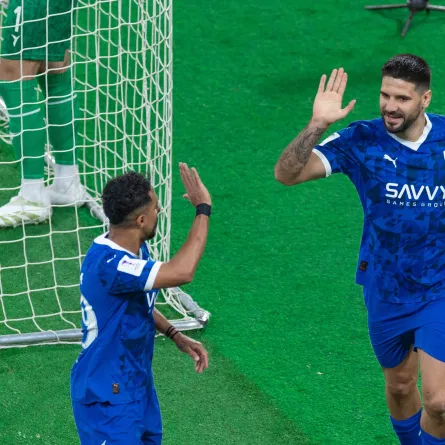  ألكساندر ميتروفيتش يتألق في لقاء الهلال اليوم أمام الاستقلال - الصورة من حساب الهلال على إكس