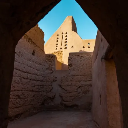 دار المزادات العالمي سوذبيز ينشئ مقرًا في المملكة ويعلن عن إقامة أول  مزاد عالمي مطلع العام المقبل في الدرعية