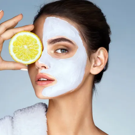 أفضل 4 ماسكات طبيعية لتفتيح الوجه