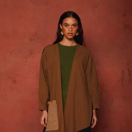 عباية من ايوا لندن Aywa London- الصورة من حساب الماركة على إنستغرام