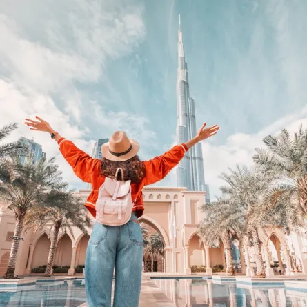 سائحة في دبي