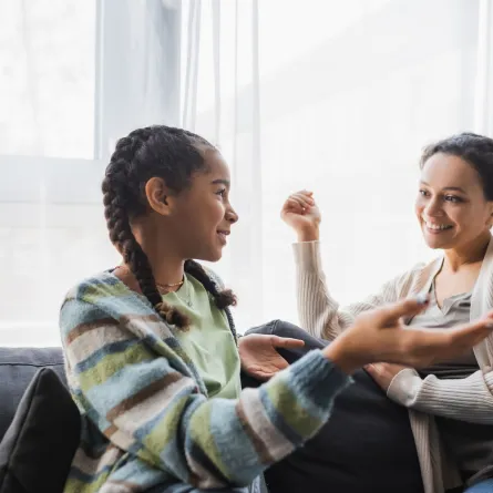 صورة لأم مع ابنتها