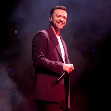جاستن تيمبرليك في مركز برودينشال في نيوارك، نيو جيرسي (Justin Timberlake at Prudential Center in Newark, New Jersey). مصدر الصورة: Manny Carabel/Getty Images for Audacy/AFP