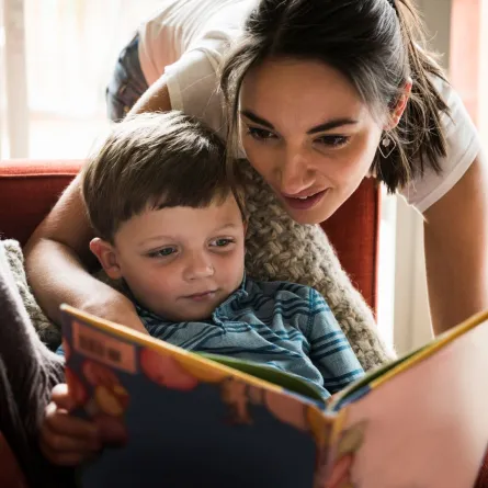 كيف تقرئين القصص لطفلك المصاب بالتوحد