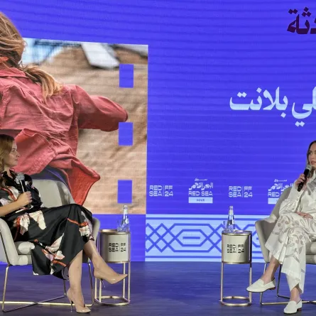 ايميلي بلانت وريا أبي راشد من الجلسة الحوارية - صورة خاصة لسيدتي تصوير ثناء المحمد