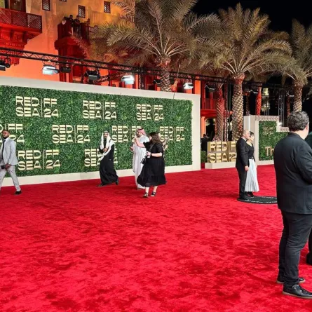 السجادة الحمراء بحفل افتتاح مهرجان البحر الأحمر السينمائي - صورة خاصة لـ"سيدتي" - تصوير: ثناء المحمد