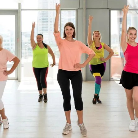 لكل فئة عمرية ما يتلاءم معها من الرياضات المناسبة -Image By Freepik