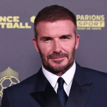 ديفيد بيكهام في مسرح دو شاتلي في باريس (David Beckham at the Theatre du Chatelet in Paris). مصدر الصورة: FRANCK FIFE / AFP