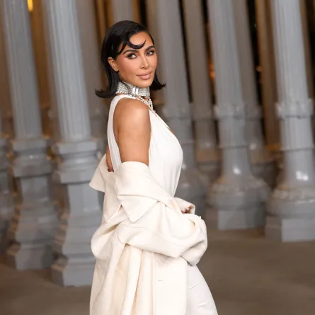 كيم كارداشيان في حفل LACMA Art+Film Gala لعام 2024 في متحف مقاطعة لوس أنجلوس للفنون في لوس أنجلوس، كاليفورنيا (Kim Kardashian at the 2024 LACMA Art+Film Gala at Los Angeles County Museum of Art in Los Angeles, California). مصدر الصورة: Monica Schipper/Getty Images/AFP 