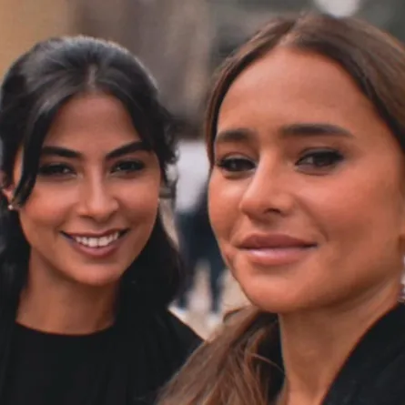 نيللي كريم وروبي في كواليس مسلسل جاني في المنام- الصورة من صفحة نيللي كريم على فيسبوك